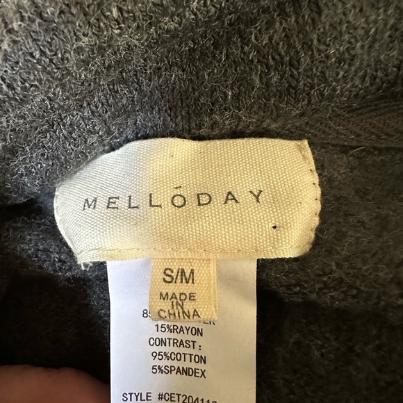 Melloday Poncho - Picture 3 of 5